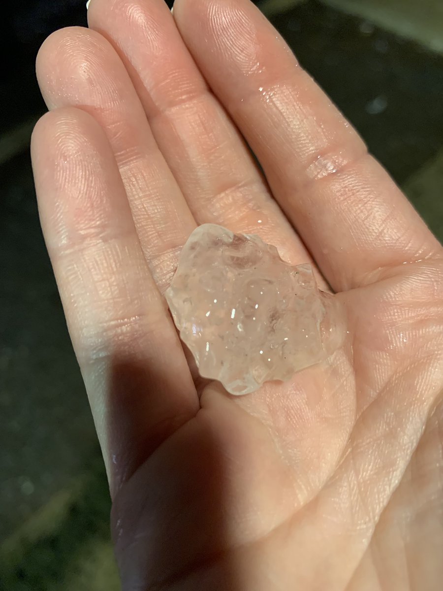 JLaytonTV's tweet photo. Here’s a closer look at the hail that just fell on Staten Island. And this is after it melted a bit in my hand. @CBSNewYork https://t.co/QJwLUl6vvx