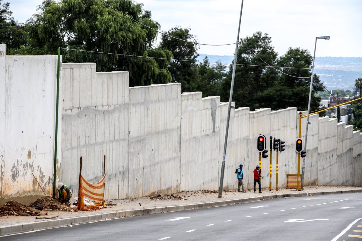 ArtMyJozi's tweet photo. Get your last look at the S Bend wall before our artists take over!
@JDA_joburg
#SBendMural #ArtMyJozi #TheTrinitySession #LouisBothaMural #LouisBotha #Mural #streetartjoburg #StreetArt https://t.co/De7R3p5goH
