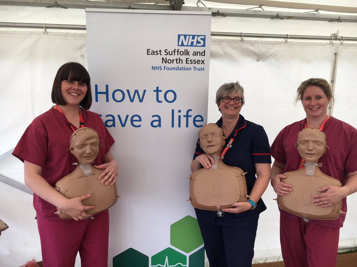 ESNEFTCWorkforc's tweet image. Practice educators helping @Team_ESNEFT @SuffolkShow #howtosavealife come and find us and learn how to do CPR