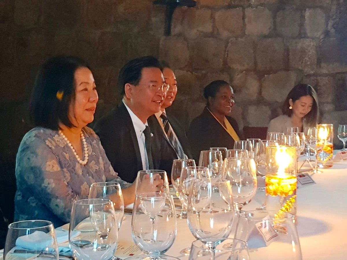 MOFA_Taiwan's tweet photo. Many thanks to @markbrantley3 for hosting the #Taiwan delegation at @MontpelierNevis. Princess Diana stayed here &amp; Lord Nelson got married on the grounds in 1787. I'll long cherish your gift of a wooden pelican, the national bird of #StKittsAndNevis. The rum toast was great! JW https://t.co/w8ngyn2wU1