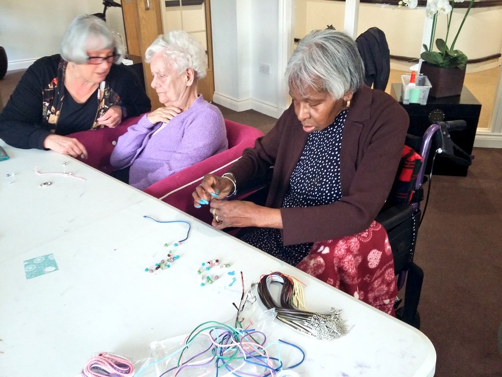 GoEActivities's tweet photo. To celebrate our #localhistory19 we experimented with different types of jewellery making at #gracewellofedgbaston Thank you so much to @KateMolloy17 and Karen H for all your help with the session #familyfun @SteventonZoe @JazzVirkTweets @GracewellHealth @asajuk @JoHindley2 https://t.co/fdKZM881lF