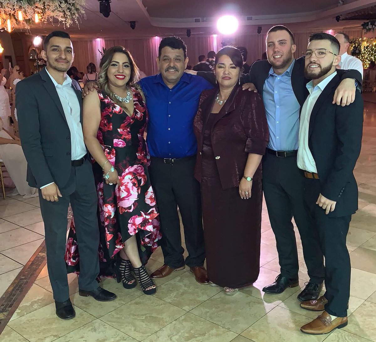 DavidAM361's tweet photo. Fam bam 💥 🙌🏽🔥 https://t.co/F2mGRAPlOZ