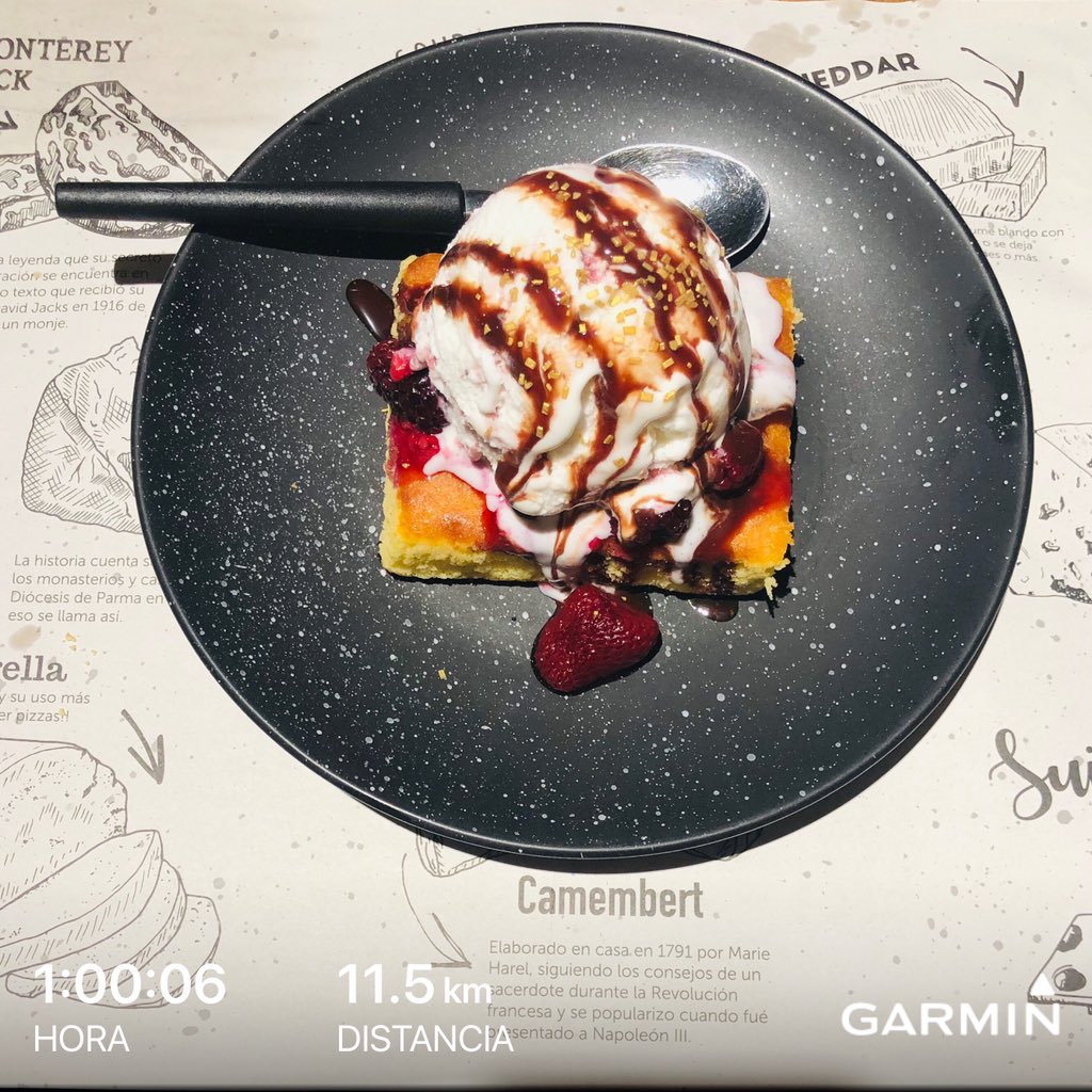 poket_puffy's tweet photo. #HamburgerDay #DíaDeLaHamburguesa literal #corroporcomida 🐷#adipocitorunner #godínezrunner espero que hayan tenido un día lleno de calorías 🐷 @runverorun @Juanma_ak @rykardomch @runverorun @marisaLoar @Jav8169 @gibarvargas #corrermehaenseñado https://t.co/qQr2JxtFoH