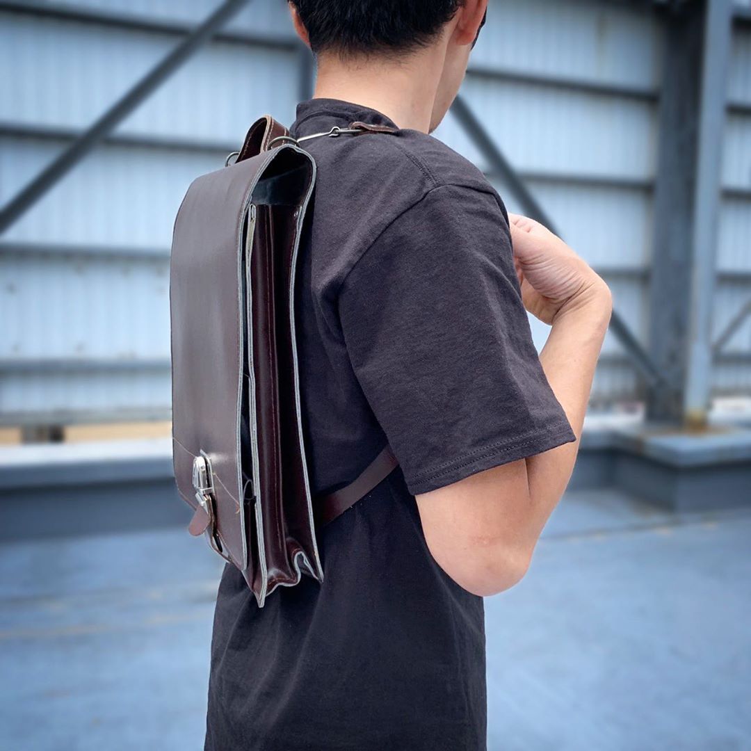 Waiper 最近ツイッター界隈で話題のチェコ軍 T Co Wpdhvpxp2b チェコ軍 ドキュメントバッグ ランドセル ショルダーバッグ レトロ アウトドア 古着 ヴィンテージ アメカジ サバゲー ミリタリー 軍物 米軍 軍放出品 古着男子 古着