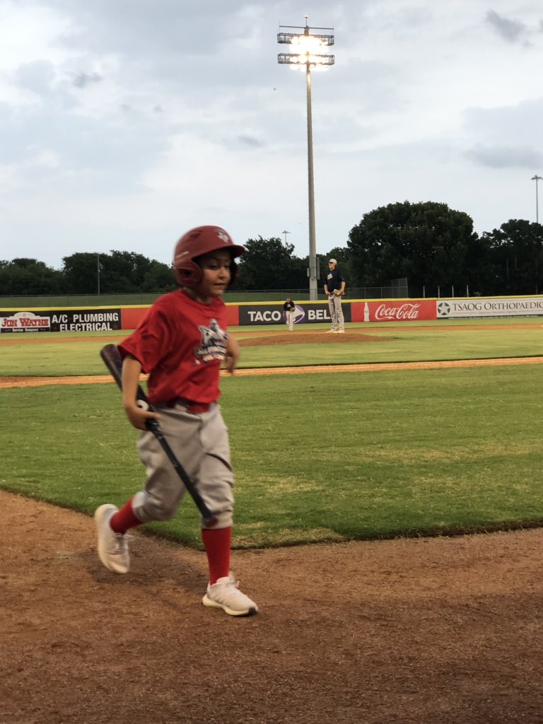 Congratulations to Riley Campos and our Bat Boy, Jolton for representing HHS in the SAABCA All Star Game at Wolff.  Job well done boys!  LINSA!