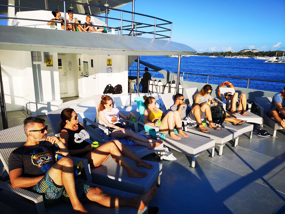 DreamcatBohol's tweet photo. Relaxed guests on a wonderful boat tour.
On the sundeck of the DreamCat yacht.
https://t.co/51mSVYYLbL https://t.co/7tHeewz7nD