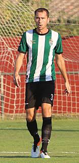 Totocompos's tweet photo. Un clàssic del futbol gironí, @Marcvallho (Sils)  penja les botes, ha jugat entre altres equips @UELlagostera (2a i 2aB), @UEO1921 (2aB), Girona FC (2aB) i @CFPeralada (2aB)
En total 6 PJ 2a Divisió i 137 PJ 2aB (4G)
El seu últim equip ha sigut el @CEBesalu
#FutbolistesGironins https://t.co/KvpYL690YC