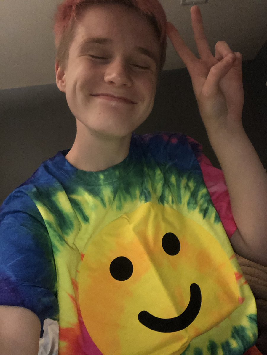 awkwardbees tweet picture