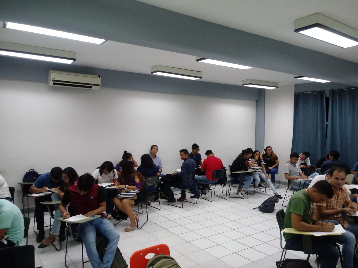 #Educación La vida de estudiante algunas veces es como una pelicula de ficción sin embargo al concluir la carrera se convierte en una historia de nuestra existencia con grandes satisfacciones.  <a href="/maritza_aes/">Maritza Aes</a> <a href="/wendy_montejo/">Wendy Montejo De La Cruz</a> <a href="/DannyAlcal/">Dany Alcalá</a> <a href="/GriseldisDomin1/">Griseldis Dominguez</a> <a href="/FatimaConcha2/">🐚 Fatima</a> <a href="/chetubien/">Comunidad Chetubien</a>