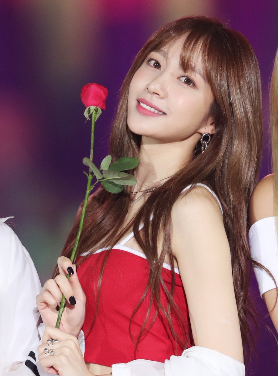 kiimjngwu's tweet image. Yaudah cantik aja ni biar kmu senang