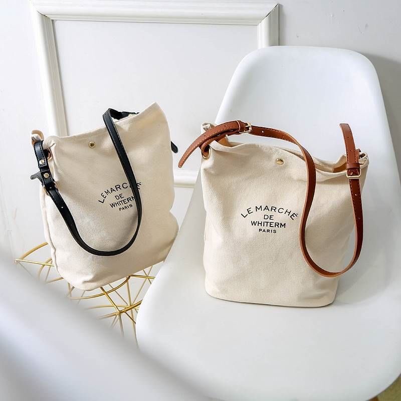 snkhbkh's tweet photo. พร้อมส่ง!!!! LEMARCHE bag 300บาท 
2in1 แถมกระเป๋าใบเล็กให้ทุกใบ
🚩 สายสะพายทำจากหนัง เจาะรูให้เลื่อนปรับสายได้ตามต้องการ และสายสามารถถอดออกได้
🚩 แถวกระเป๋าซิปใบเล็กให้อีก1ใบ ไว้ใส่ของจุกจิก หยิบใช้ง่าย
🚩 จุของได้เยอะ และทนทานมากมาก
🚩 ขนาดใส่ A4ได้ 
🚩 สายมี2สี น้ำตาล กับ ดำ https://t.co/4wJTMEgDKk