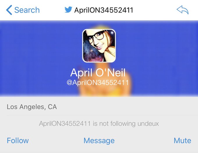 2 pic. Just a heads up, neither of these accounts are me. So if you’ve been followed or messaged by them