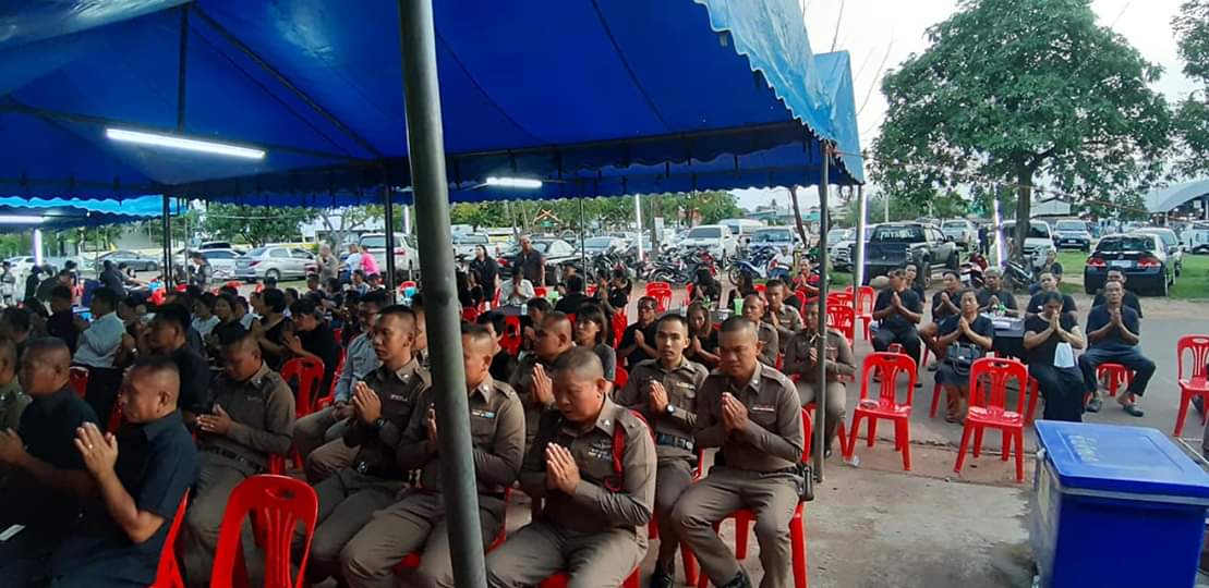popubon503's tweet photo. 28 พ.ค.62 สภ.กุดข้าวปุ้น โดย พ.ต.อ.เดชา  มีคุณ ผกก.สภ.กุดข้าวปุ้น พร้อมด้วยข้าราชการตำรวจ สภ.กุดข้าวปุ้น ร่วมเป็นเจ้าภาพสวดพระอภิธรรมคุณพ่อกัญหา เพ็ญจันทร์ บิดา ท่าน พ.ต.ท.วรรณนา เพ็ญจันทร์ รอง ผกก.(สอบสวน)ฯ @ubonpolice @PoliceRegion3 https://t.co/PzUJqF9bjK
