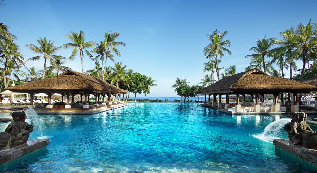 TakeoffTraveler's tweet photo. Tag someone you want to take here!!!#takeofftravelers #travelers #takeoff #takeofftraveler #saudi #cheapdeals #cheap #freevacation #vacation #shaycation #travel #uae #germany #eygpt #adventures #tanamongeau  #love #happy #summer https://t.co/t4sBr57WcI