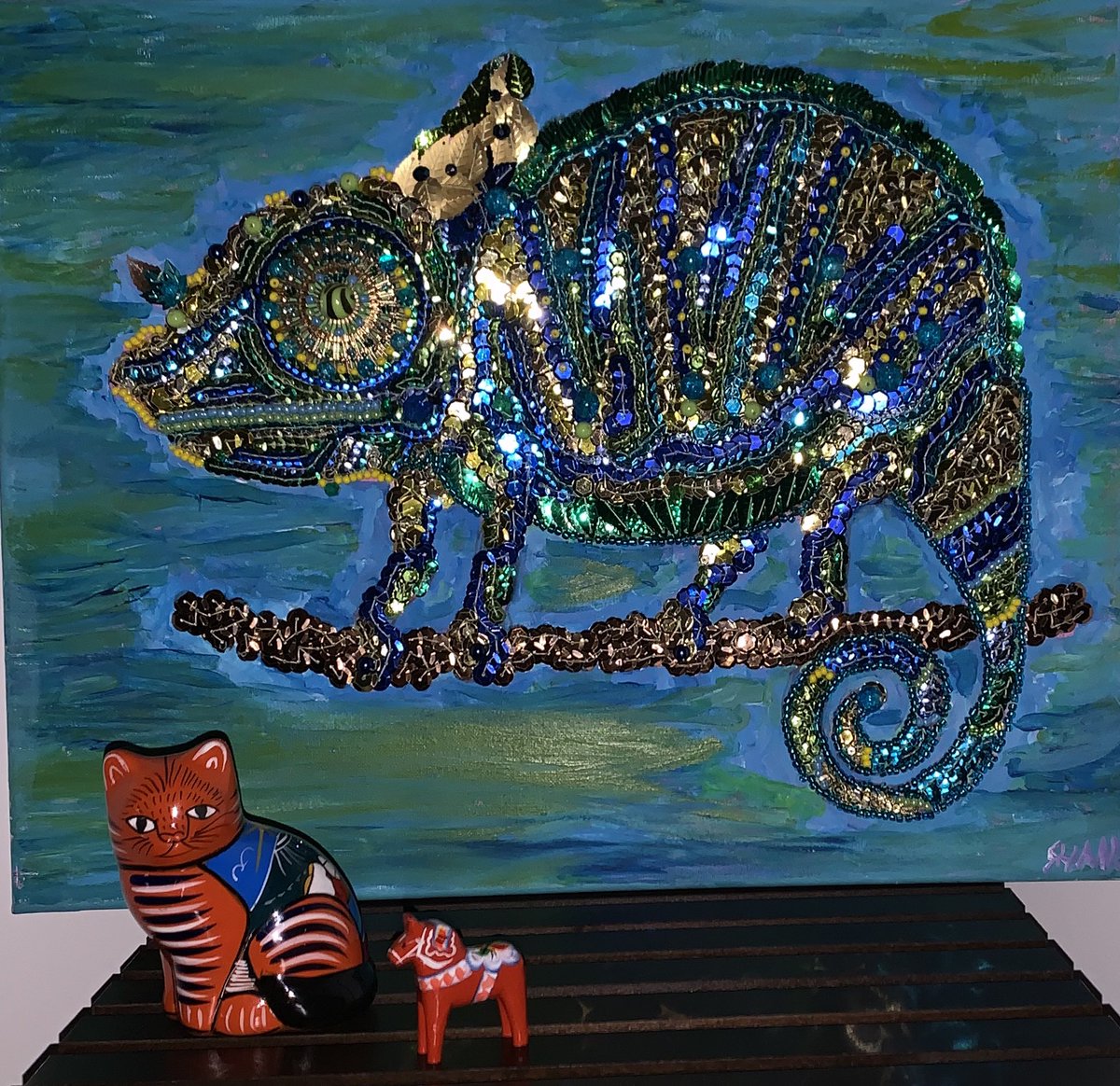 HeatherHouts's tweet photo. One way or another... 😉 #chameleons #beautifulart https://t.co/CJ0p2KLoq0