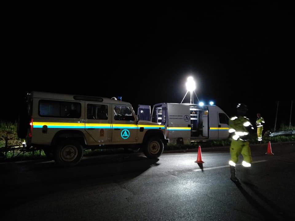 gigi_chigi's tweet photo. #Lagunari del Gruppo di #ProtezioneCivile #ALTA #Rosolina sono intervenuti stanotte ad #Bottrighe (#Adria) a causa del #maltempo.
#Serenissima @Esercito @alta_web https://t.co/XMzZiRmzsY