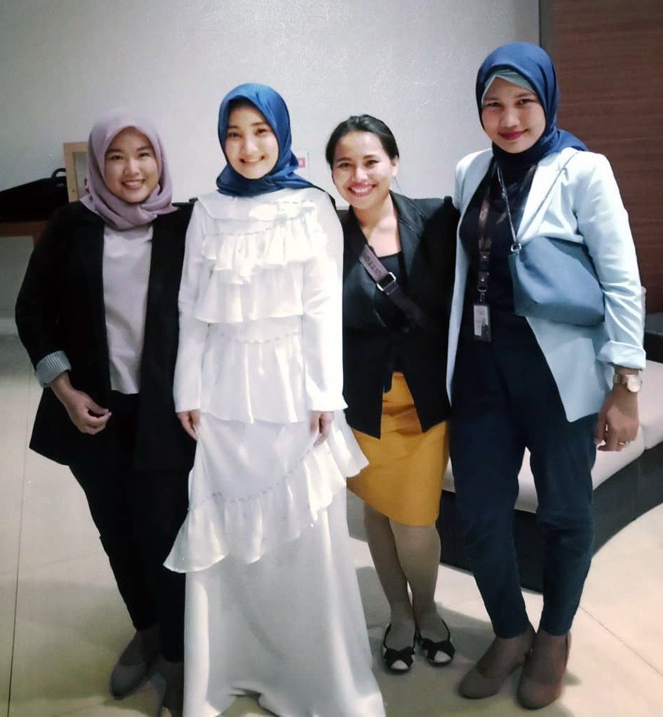 Fotbar <a href="/FatinSL/">Fatin Shidqia Lubis</a> setelah acara peresmian Manhattan Tower 😊 @waff_al <a href="/FatinisticYusni/">Yusni</a> <a href="/matSL_/">matSL</a> <a href="/SubonoAW/">Subono Andi Wibowo</a> <a href="/jumidina/">my fayo 4ever</a> <a href="/Lyanie16/">Lyanie</a> <a href="/mi_umik/">Umi kalsum</a> <a href="/aliya_er172/">rohmatul aliya</a> <a href="/Yunipati4/">Yunipati</a> <a href="/bee_afra/">afra</a> <a href="/hany2297/">Hany Seftiyana</a> <a href="/m_abichafas/">M.abichafas</a> <a href="/Dhimaz_sotta/">Dhimaz sotta</a> <a href="/Zahrahmaulia/">yayaa</a> <a href="/Sekar28Sekar/">Sekar Putri Anjani</a> <a href="/Fatinistic/">Fatinistic OFFICIAL</a> <a href="/Fatinistic251/">Fatinistic Forever</a> <a href="/SwaramudaBDG/">SWARAMUDA FM</a>
