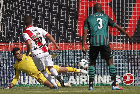 rubenrochina23's tweet photo. Feliz aniversario!!! 🎂 @RayoVallecano 🔴⚪️ #Felices95Rayo https://t.co/NZgnYKGFuv