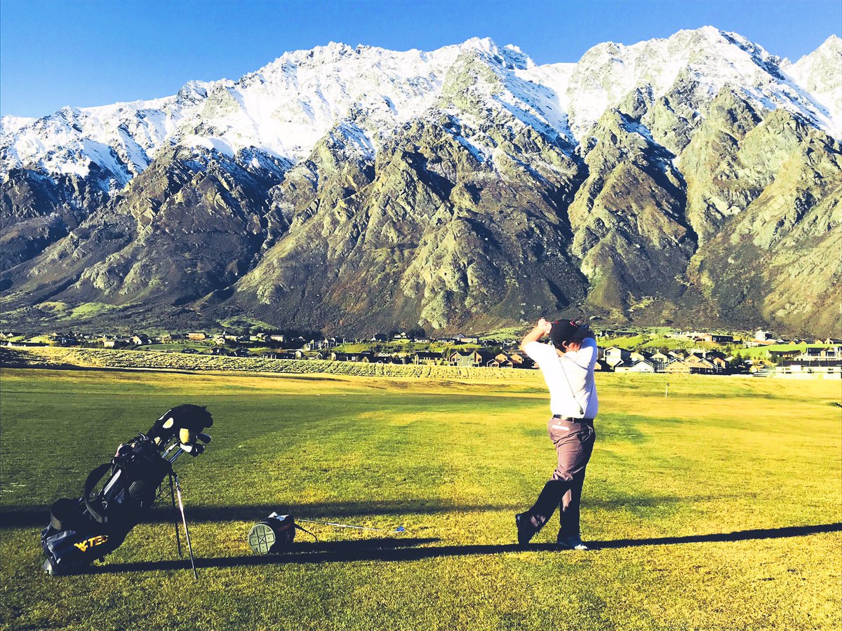 QueenstownTaxis's tweet photo. One of the most spectacular golf backdrops in the world.
#queenstown #queenstownnz #jackspoint #millbrookresort #queenstowngolfclub #arrowtown #arrowtownclub #thehills #golf #golfqueenstown https://t.co/8hG3qrVpTB