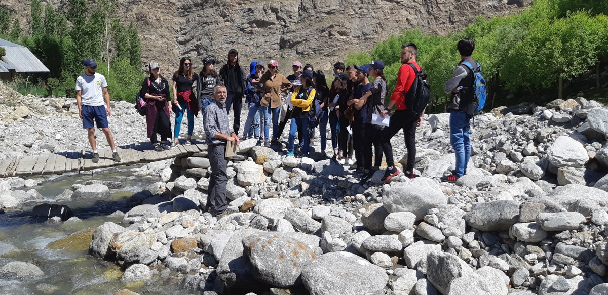 ucentralasia's tweet photo. #UCA students in #Khorog, #Tajikistan are learning about #hydrology, #geology, #ecology & hazard management. They have also gained experience in the field during excursions such as to #Barsem village, where students discussed the causes and challenges of the 2015 flood. #CYD https://t.co/cVmvwxwwHH