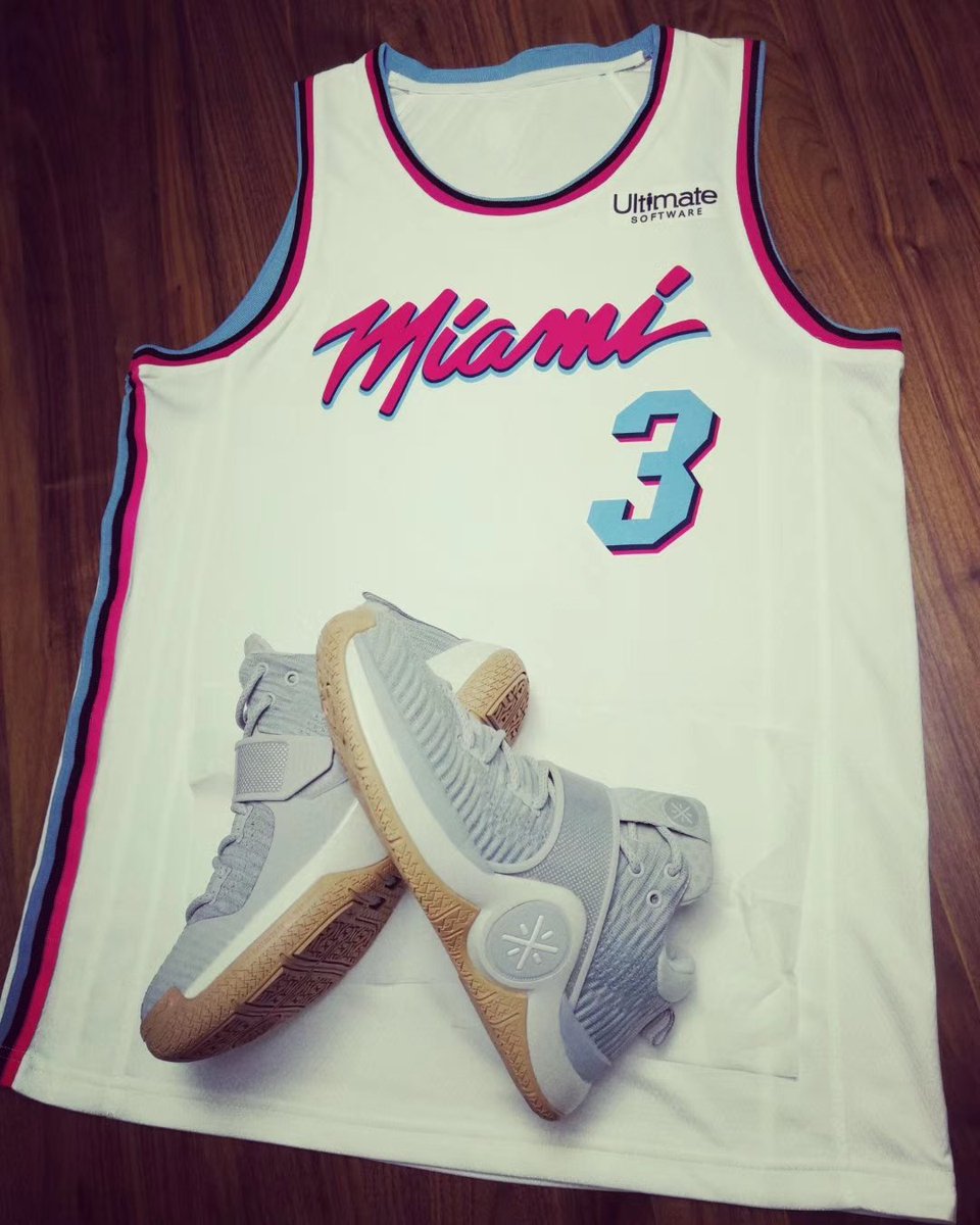 WildBOY6666's tweet photo. ❤️3⃣ @DwyaneWade https://t.co/EcJDhMPSEo