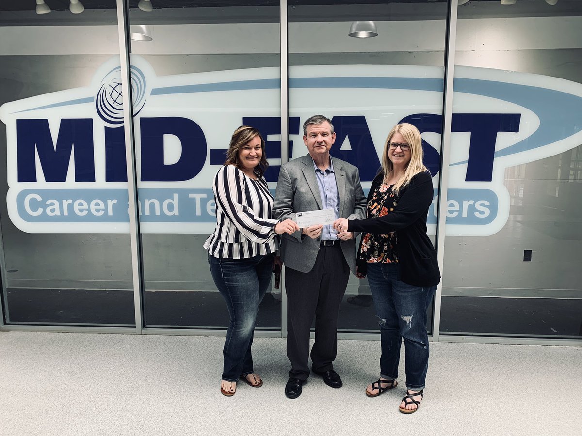MECTC_Buffalo's tweet photo. Thank you Bi-Con employees for the donation to help support students at Buffalo. #MECTC https://t.co/d5fFrMtlh5