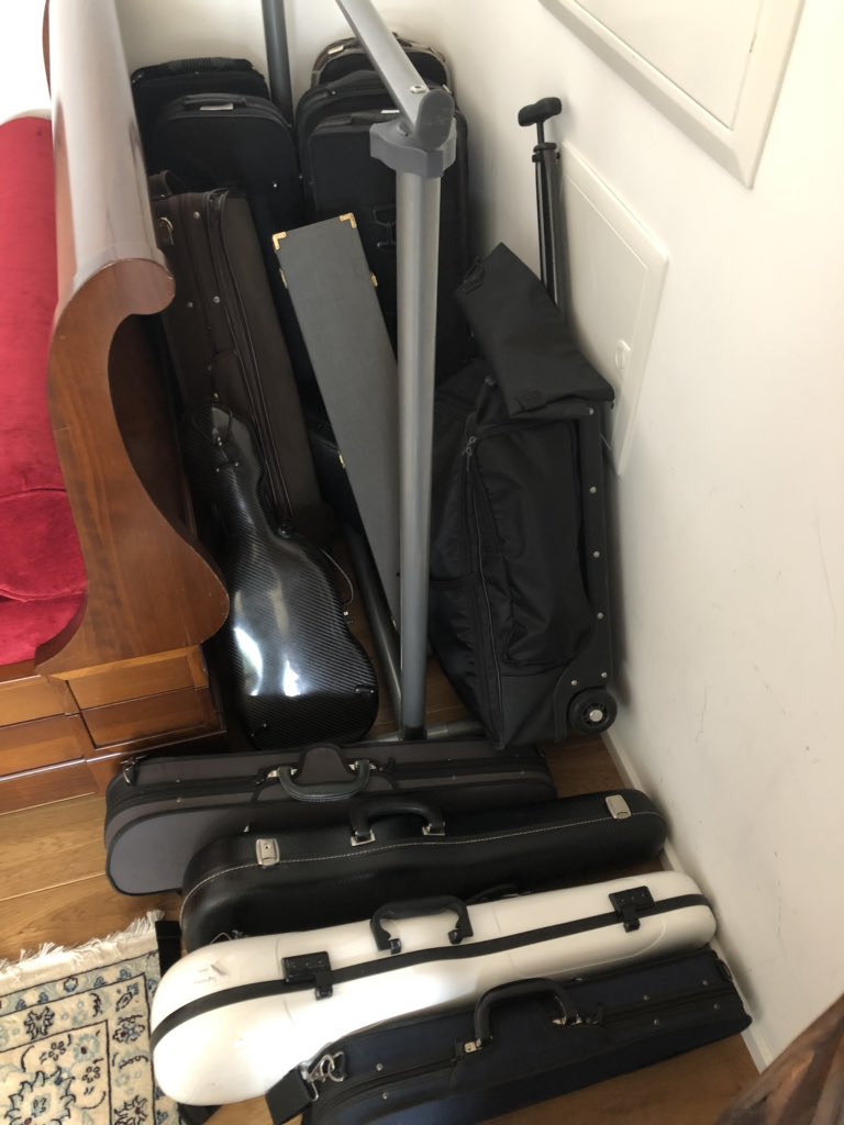 Violin storage ideas anyone? I don’t think this is quite it.