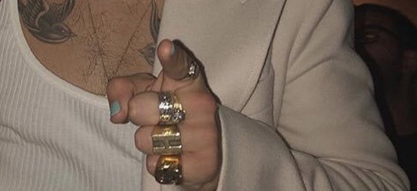 harry's hands (@hesnhands) on Twitter photo 