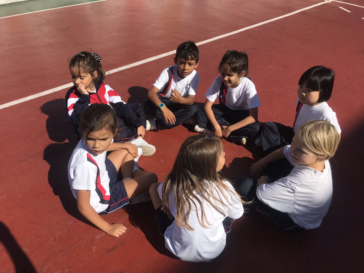 PrimariaSF_LosL's tweet photo. #1PRIM / Debatimos en grupos y rincones como mejorar algunas conductas #EducaciónEmocional
#BeLiveBeLife @coleinnovadores https://t.co/JoA2IRxcNP