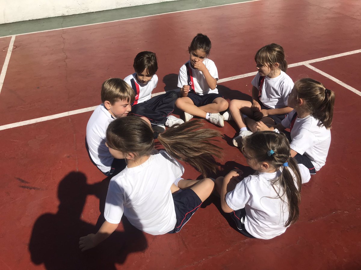 PrimariaSF_LosL's tweet photo. #1PRIM / Debatimos en grupos y rincones como mejorar algunas conductas #EducaciónEmocional
#BeLiveBeLife @coleinnovadores https://t.co/JoA2IRxcNP