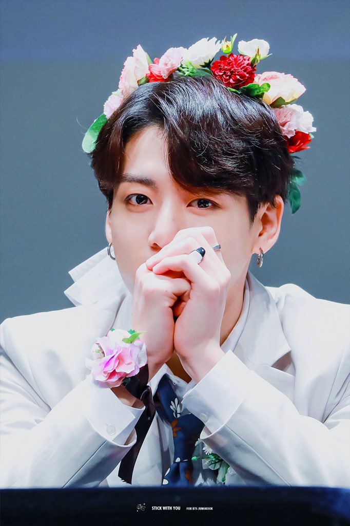 KookRepublic's tweet photo. “Love, the simplest, strongest, and most unforgiving of all emotions.” 
— Stephen King

#JUNGKOOK 📷: @StickwitU_jk 

#MTVLAKPOPBTS #MTVLAFANDOMBTSARMY #MTVLAINSTAGLJUNGKOOK #PremiosMTVMIAW @BTS_twt https://t.co/SSL4I1HCs2