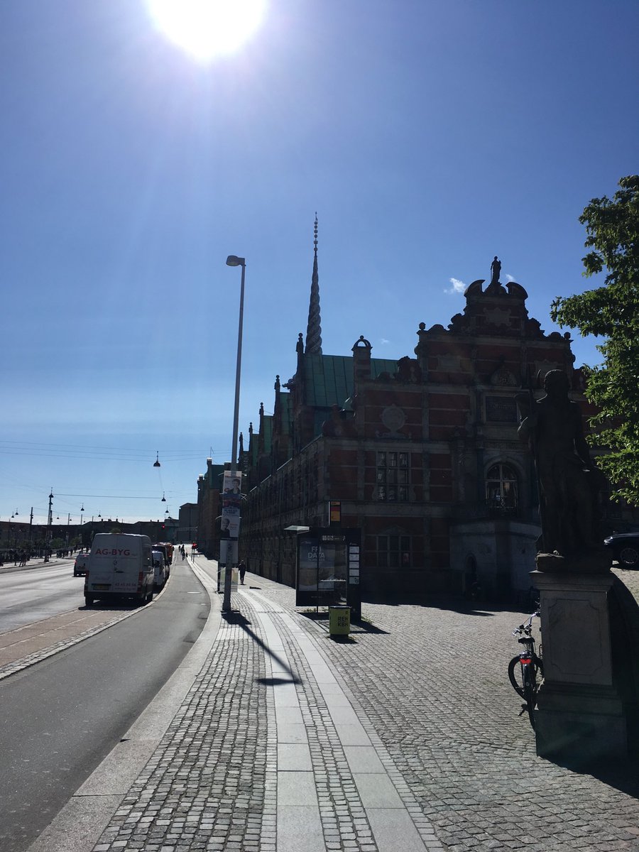 augusta_lene's tweet photo. Idag deltager 5 hold fra UCN i Danmarksmesterskabet i entreprenørskab. Fantastisk at så mange unge nordjyder givet den gas på Børsen idag #ucndk #ucdk #uddpol https://t.co/jqpM3vTg2f