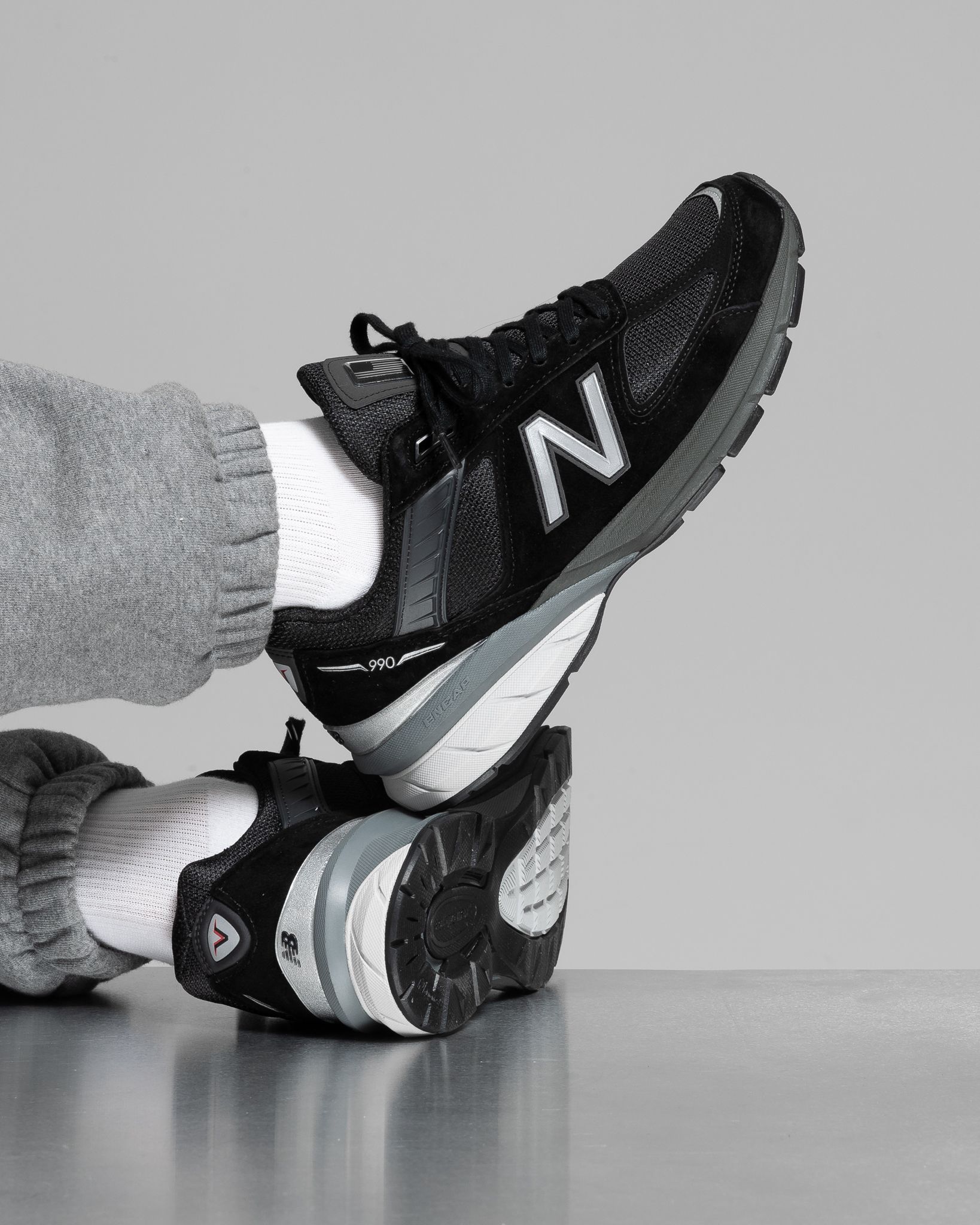 nb990v5 black