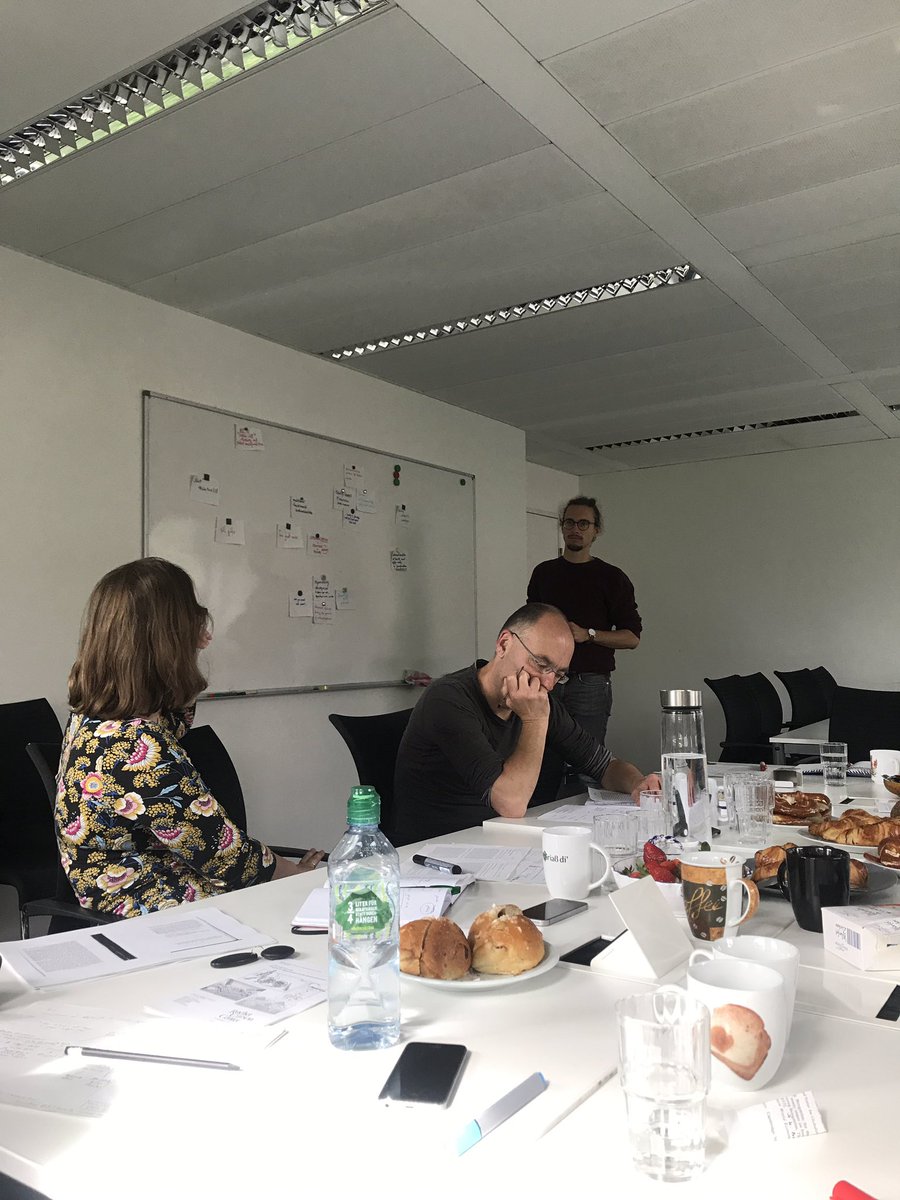 haztravrcc's tweet image. We&apos;re kicking-off our workshop on #externalization with Prof. Stephan Lessenich: Live and Let Die: Empirical Approaches to Externalisation Theory.
#envhum #envhist 
THREAD