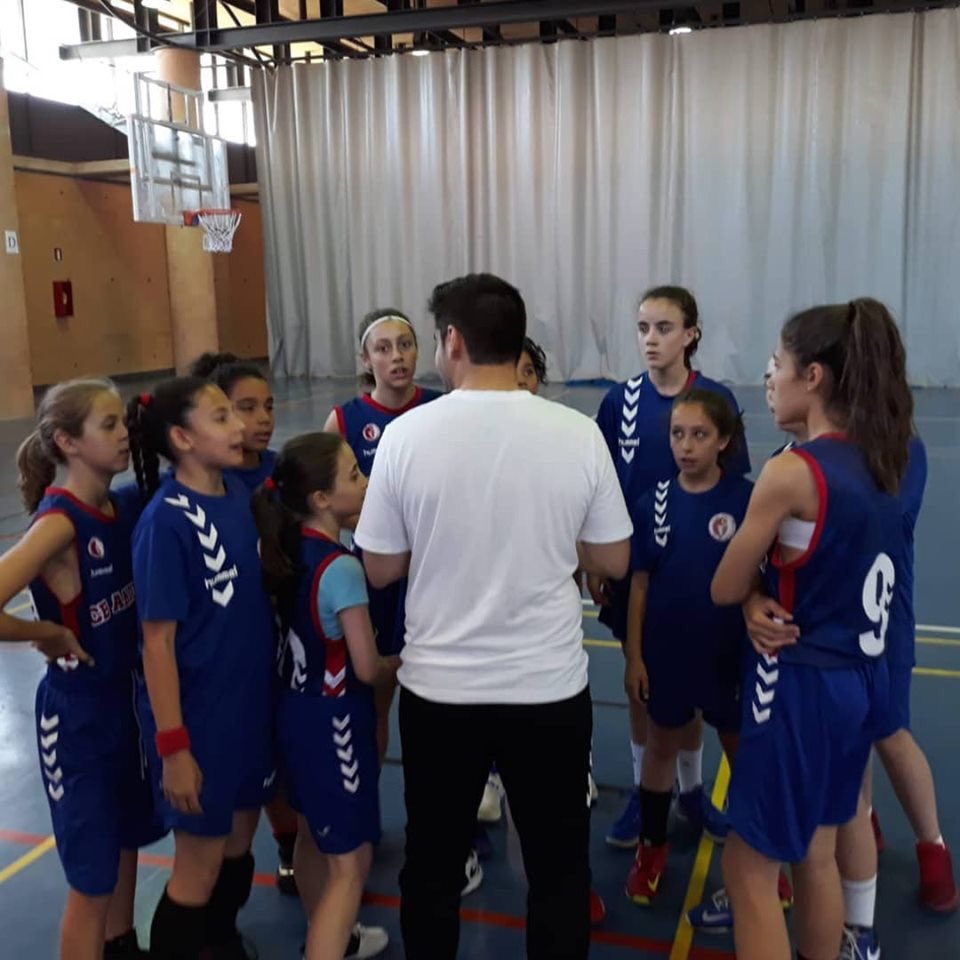 CBAndujar's tweet photo. 🔉Nuestro #Lagain @CBAndujar Mini Femenino consiguió ante @JaenCB una plaza para el #CADEBAMF19 y el primer puesto de la liga regular, otorgando la organización de la #FaseFinalMiniFemeninoJaén en @aytoandujar!!! Enhorabuena leonas!!!🦁 https://t.co/rN3HeFQZ5Y