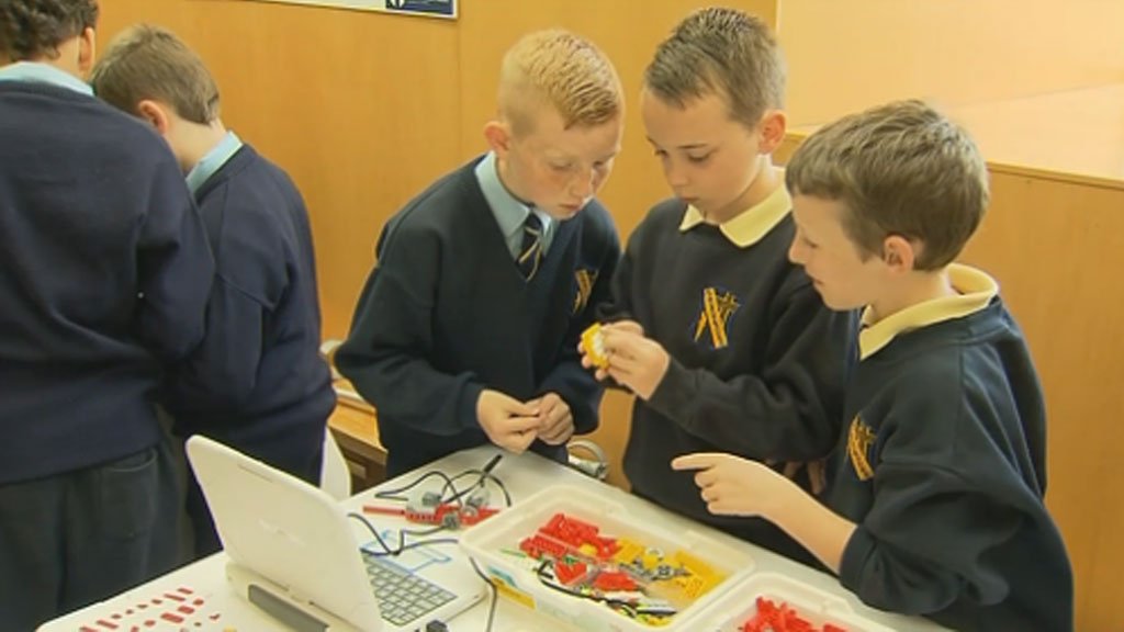 WATCH: National school pupils enjoy a new learning experience with Lego at Mary Immaculate College Limerick #OnThisDay in 2014 bit.ly/2YRO2LK