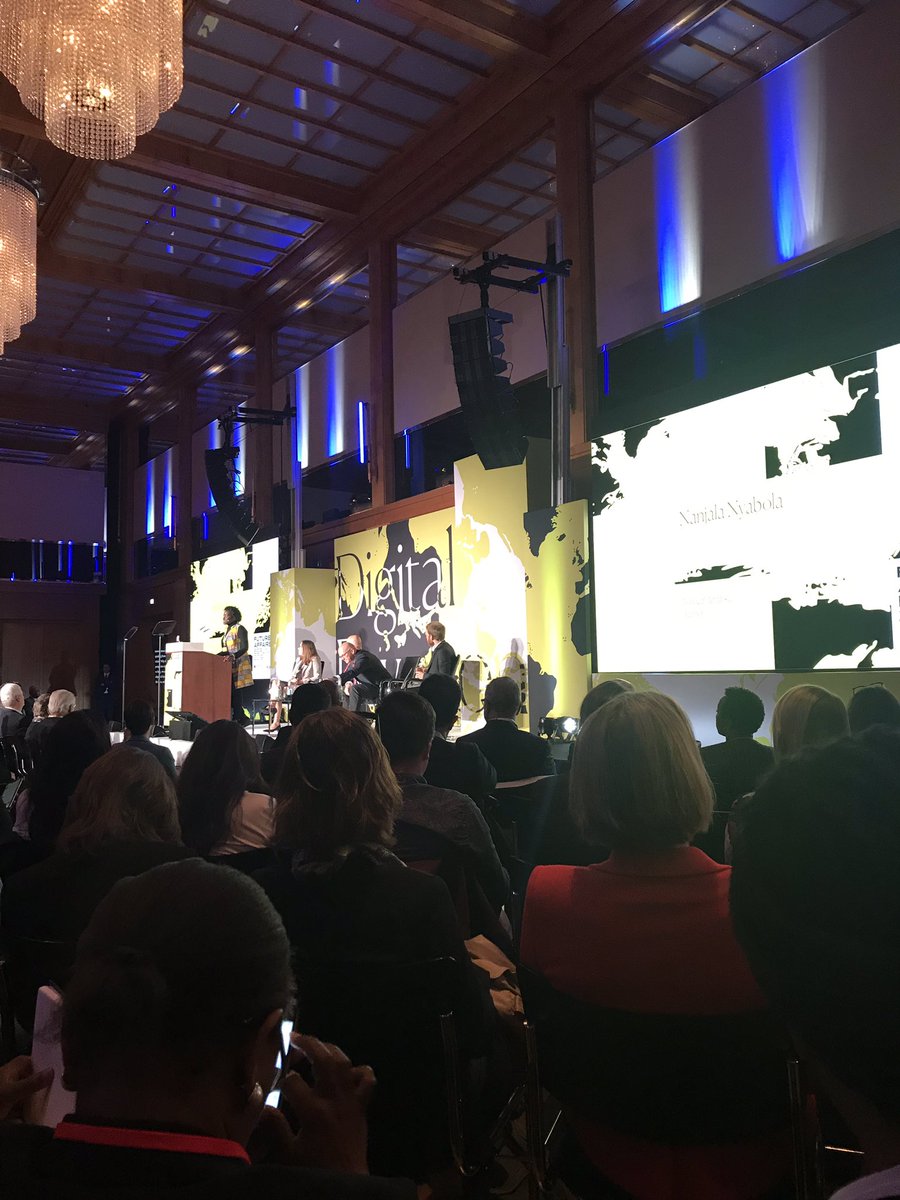 #FutAf19 <a href="/Nanjala1/">Nanjala Nyabola</a> stands up as #independent to speak from a non-state perspective about what it means for #ordinary #people  in #Africa to face #digitisation and talks of huge potential through investment in #technology as a focal point for reorganising economies.