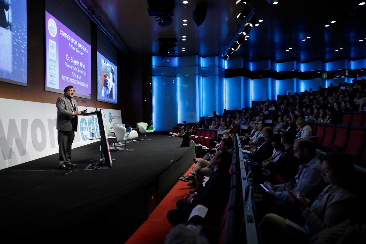 Para nosotros tu opinión es importante. ¡Último día para que puedas dar tu opinión sobre el congreso!  
📝Completa la encuesta de satisfacción que te pasamos después del congreso y dinos qué te pareció el #ITworldEdu11