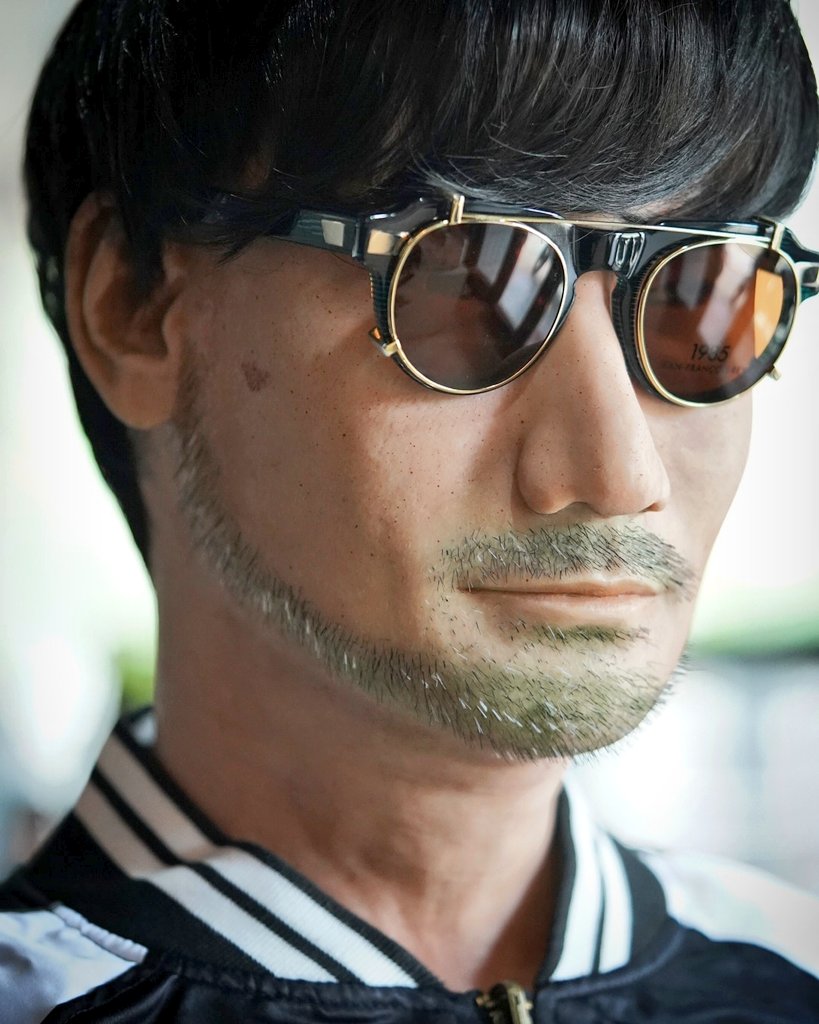bayuarafat's tweet photo. @Kojima_Hideo Don't be sad Boss...We still with you 
#kojimaproductions #ahideokojimagame #deathstranding #Ludens #StrandGame #SocialStrandSystem https://t.co/Hz2w2zdVQZ