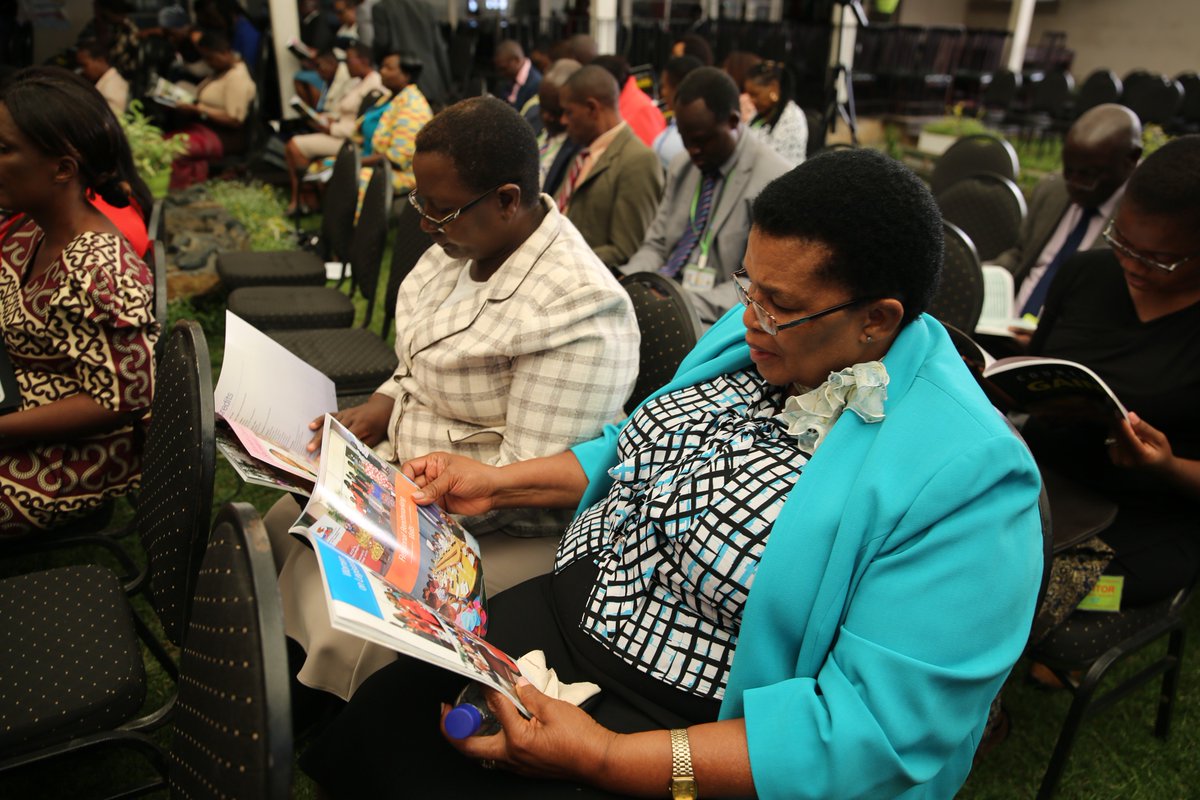 GMCZimbabwe's tweet photo. Good morning π
Here is a recap of the #countingthegains photo book launch held at the parliament of Zimbabwe in pictures.
@NewsDayZimbabwe @SwedeninZW @HeraldZimbabwe @DailyNewsZim @RAUZW @WCOZIMBABWE @parliamentzim
GET A COPY!!!! https://t.co/XpXvhvKlx7