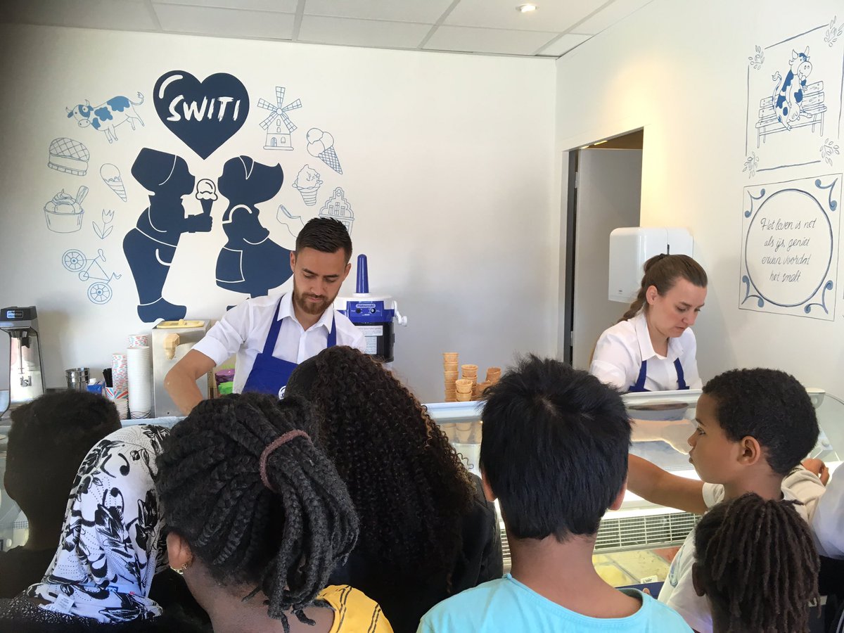 OBSDigitalis's tweet photo. Vandaag heeft de hele school gratis een heerlijk ijsje gekregen van de nieuwe ijssalon #Switi in de Kruidenwijk. Opening 1 juni! https://t.co/BXlPnijSZJ
