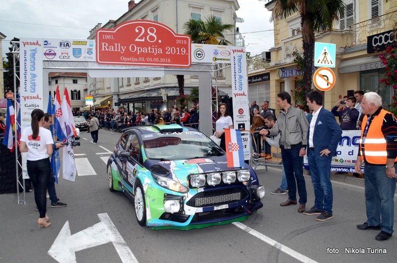 Srednjovjekovni Veprinac, novi parking aparati, obljetnice Zbora DVD-a i opatijskih oldtimera, mladi u „kreativnom neredu“, volonterska priča iz Afrike, 28. Rally Opatija... u novoj „Opatiji“ bit.ly/2woIImZ