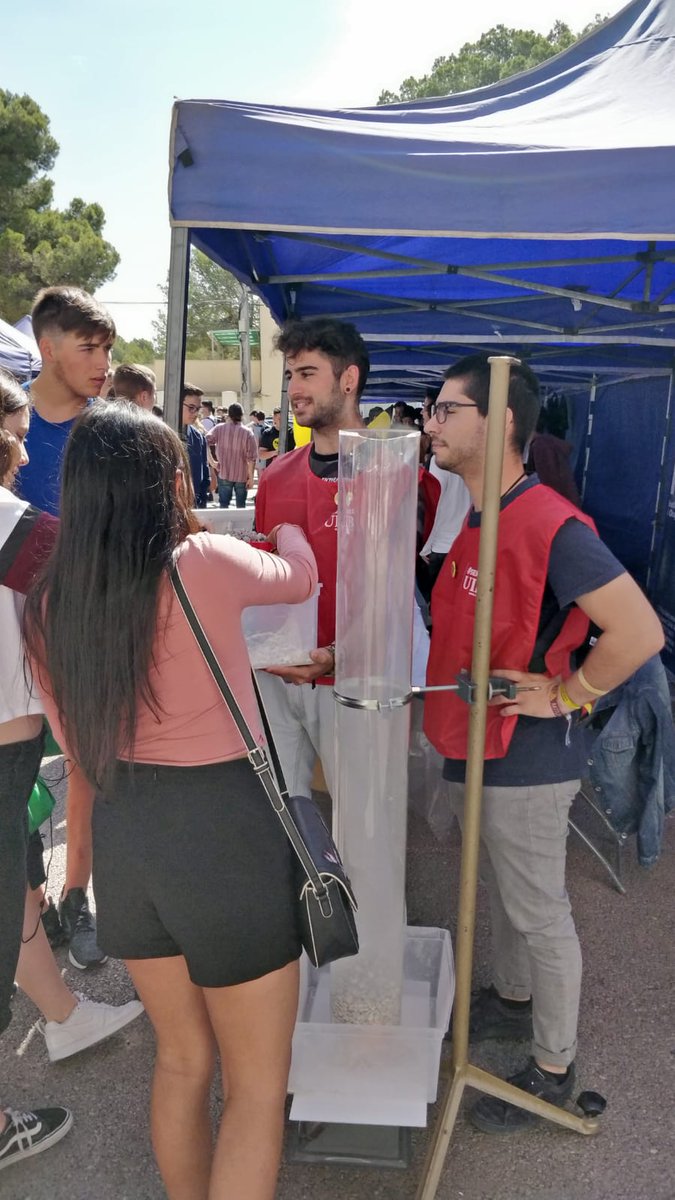 PortUIB's tweet photo. Centenars d'alumnes de 4t d'ESO de #Calvià visiten la III Jornada d'Orientació. Hi participam amb paredetes de #Demolab, #Demotec, @PortUIB, @UNIVERSIDAdema i @ETBALEARES
https://t.co/DCFOez2hym
#SeràsUIB ( @UIBuniversitat i @EDUN_IB ) https://t.co/urQLJ3fXob