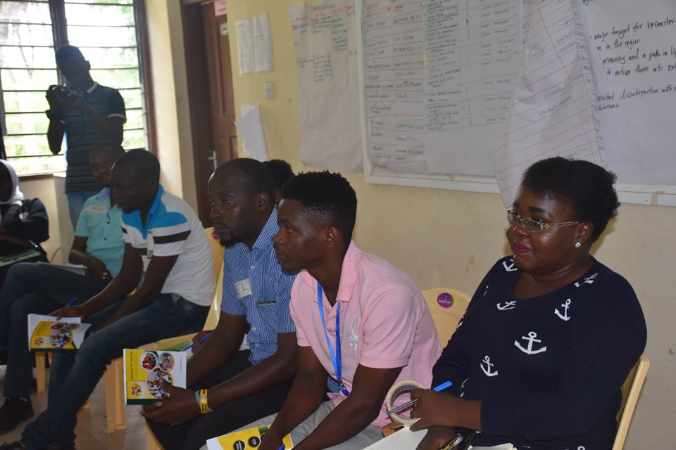 ManyattaYouth_m's tweet photo. “We expect that the training we give you as youth will impact even unto your youth networks in reaching out to youth in VE” project officer #savetprogram #SavetProject @AnikaTv_ke @CICCTrust @theGCERF @Metknu @USIP @USAmbKenya @USEmbassyKenya https://t.co/CXE7nEn3ml