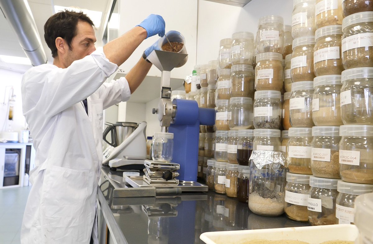 trade_andalucia's tweet photo. . @KimitecGroup exporta el 70% de su producción, está presente en más de 90 países y cuenta con delegaciones comerciales en Estados Unidos, Brasil, Perú y China. Descubre su éxito internacional en #ExtendaPlus
https://t.co/fAUSqysQph #PremiosAlas https://t.co/fkpD7ci0Ch