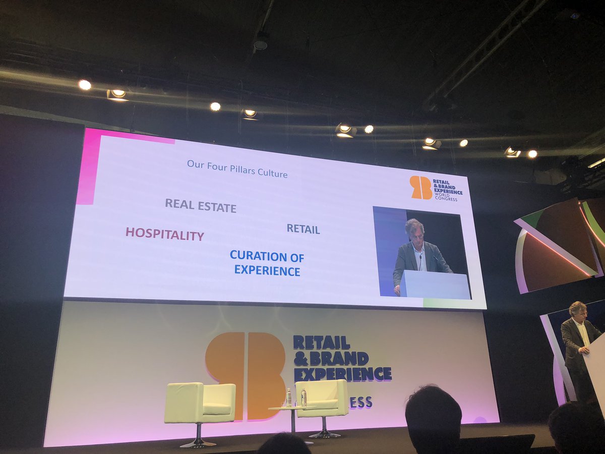 Jose Luis Duran CEO of #ValueRetail sharing their four pillars  “We are an organization without hierarchies, Headquarters and changing every 6 months”
@RBEWC @LaRocaVillage @LasRozasVillage 

#diversity #technology #bigdata  #management  #retail #cpg