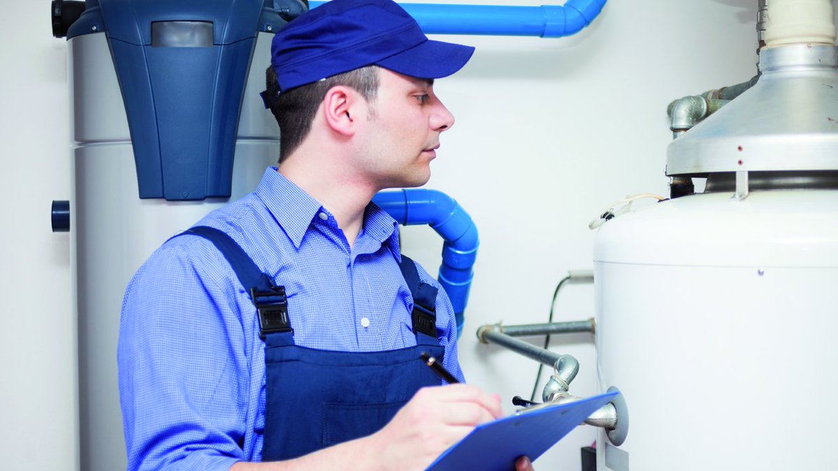 HVPmag's tweet photo. The @HotWaterAssoc breaks down why cylinder servicing is so important 
https://t.co/s058fmRZM3 https://t.co/pA7IlX2kPA