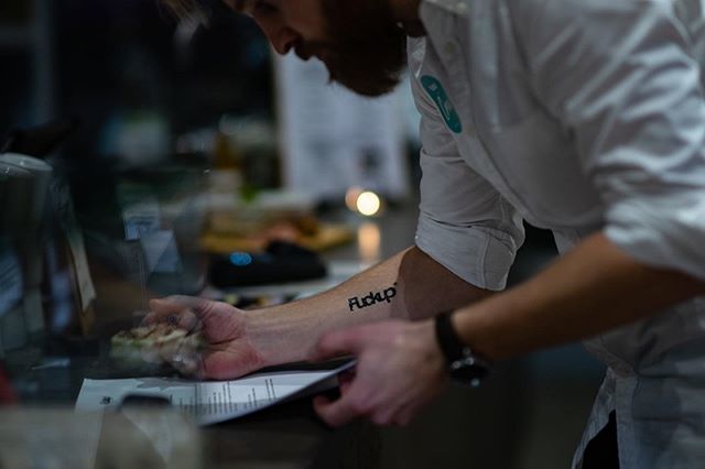 LikeInkSe's tweet image. Lycka till på kvällens event @funmalmo - På bilden ser ni en av våra gnuggisar från FUN Malmös senaste tillställning! #fuckupnights #funmalmo #fuckup #föreläsning #event #fest #teambuilding #temporarytattoos #gnuggisar #custommade #malmö #likeinkse