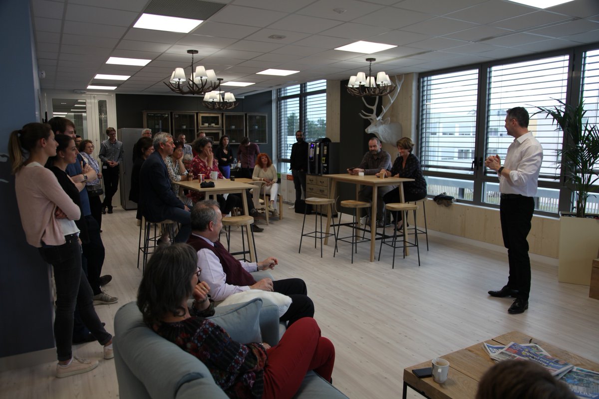 CA_TS_'s tweet image. 🎙️#Speakerscorner #Annecy Xavier Castan, Leader #Coachingagile et Performance chez @CA_TS_ , aborde aujourd&apos;hui les enjeux de l&apos;agilité au sein de l&apos;entreprise et dresse un premier bilan positif de l&apos;accompagnement des équipes par notre #team #coachagile🚀 @Credit_Agricole