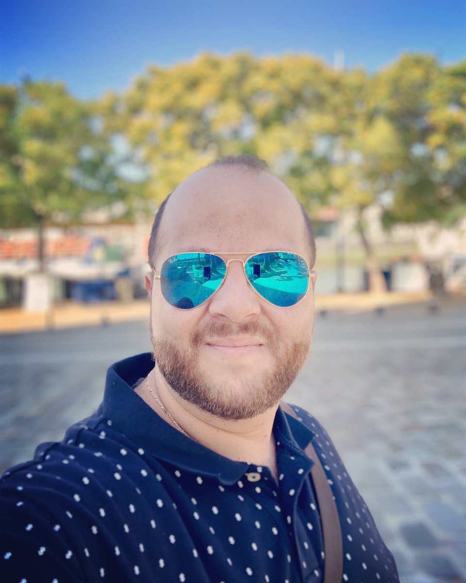DavidBLaVoz's tweet photo. Buenos días familia hoy estamos de #Rodaje en #Sevilla De mi #nuevovideoclip #PrimerSingle de mi #Cuartodisco 😬😎😊 https://t.co/cQxe04iwvK